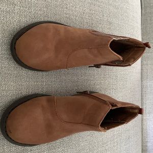 Oshkosh brown ankle boots